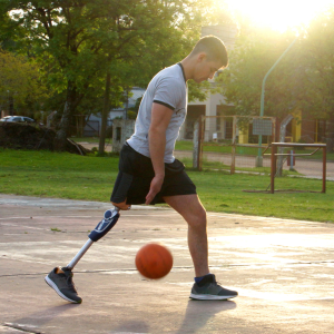Le regroupant a un séjour illimité et fait venir son ou ses enfants majeurs (handicapé et célibataire)