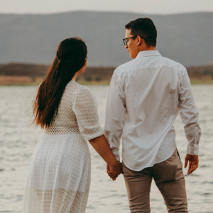 Le regroupant bénéficie de la protection internationale et fait venir son partenaire (assimilé à un mariage)