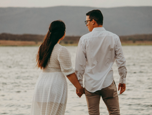 Le regroupant bénéficie de la protection internationale et fait venir son partenaire (assimilé à un mariage)